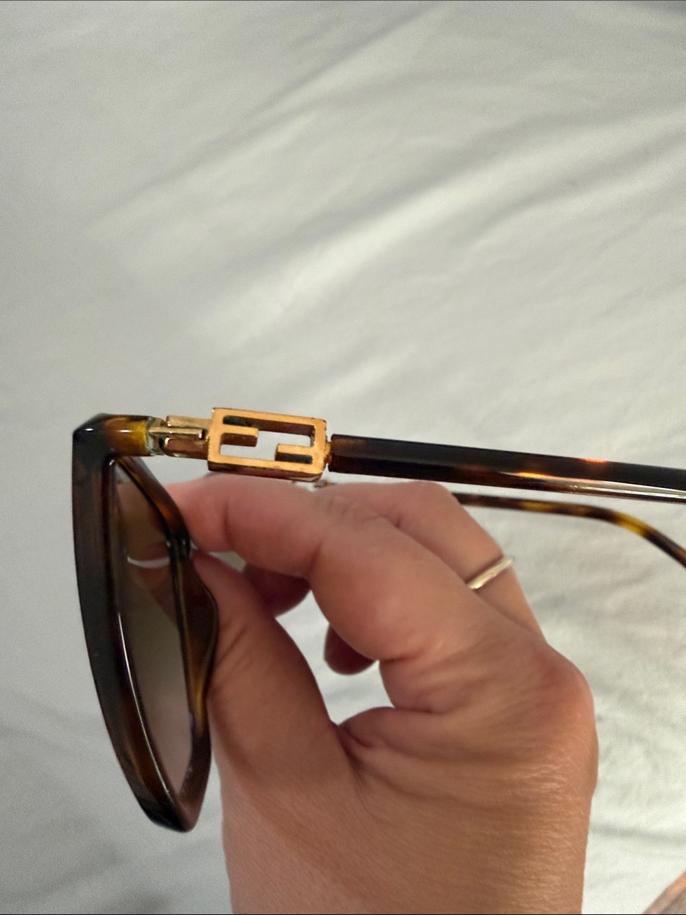 Fendi  Sunglasses - Picture 12 of 16